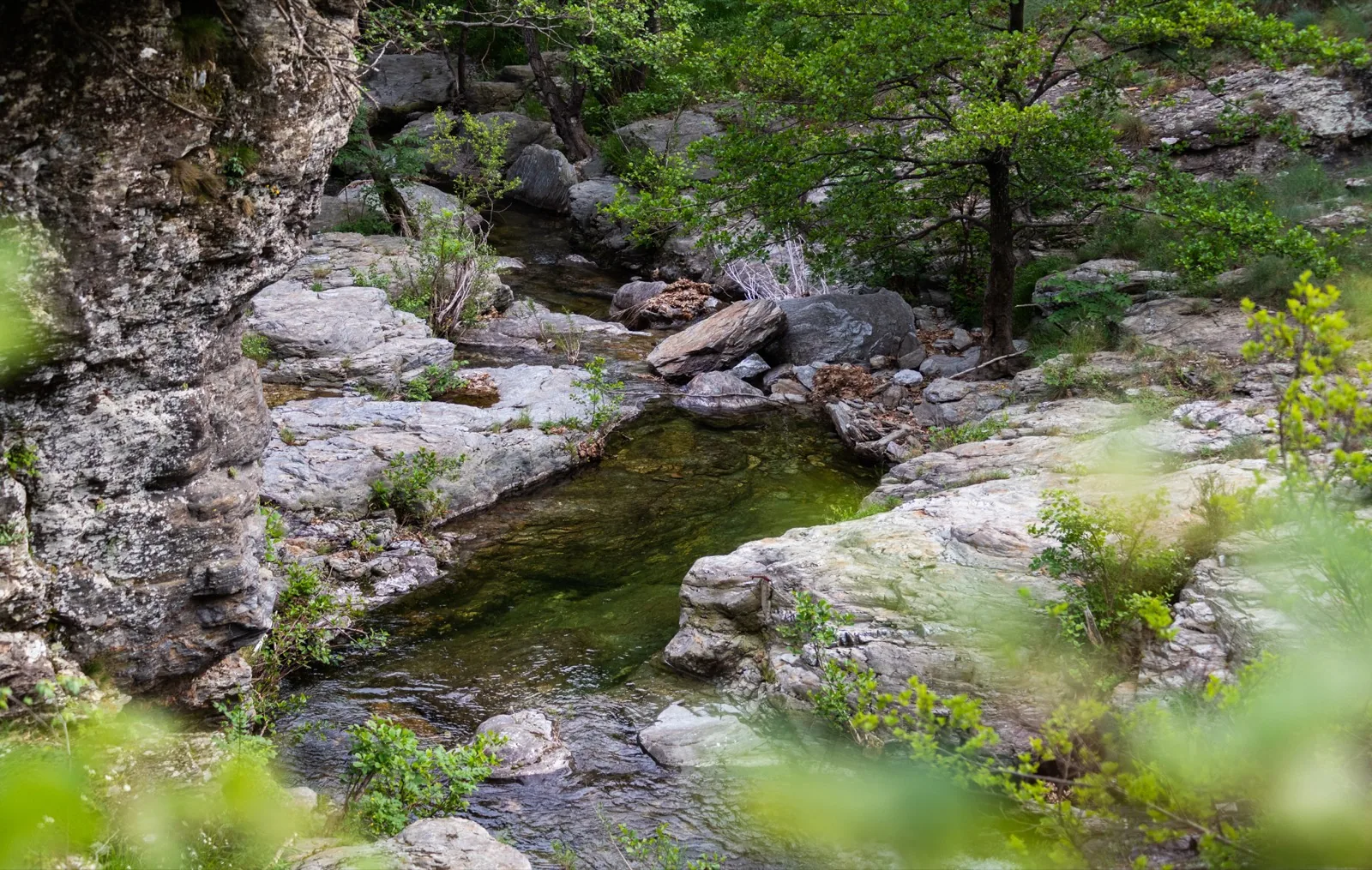 À 5 min à pied, une rivière sauvage, loin de la foule